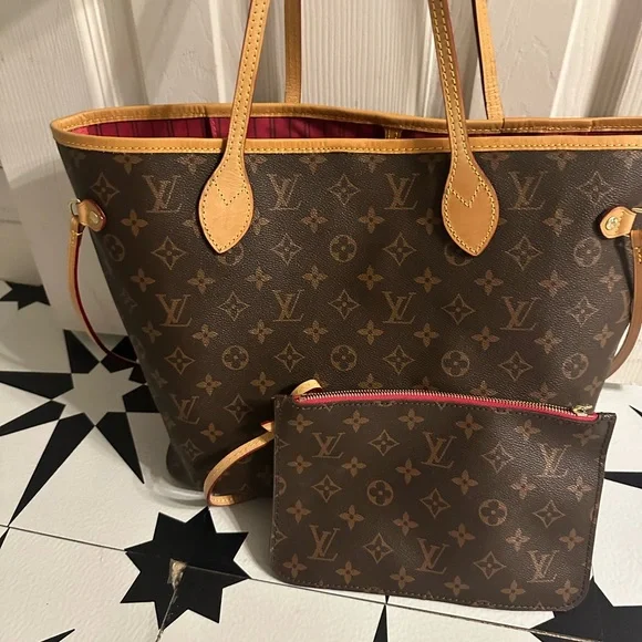 Monogram Tote PINK Interior - Picture 1 of 4